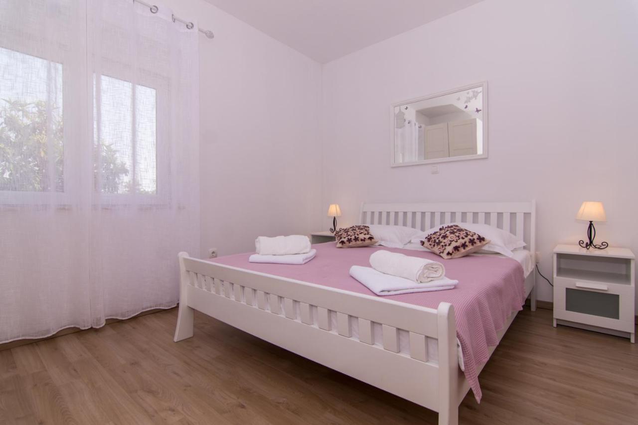 Apartman Sun Solin Lägenhet Exteriör bild