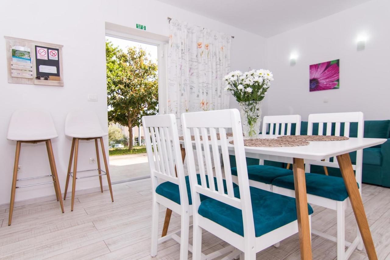 Apartman Sun Solin Lägenhet Exteriör bild