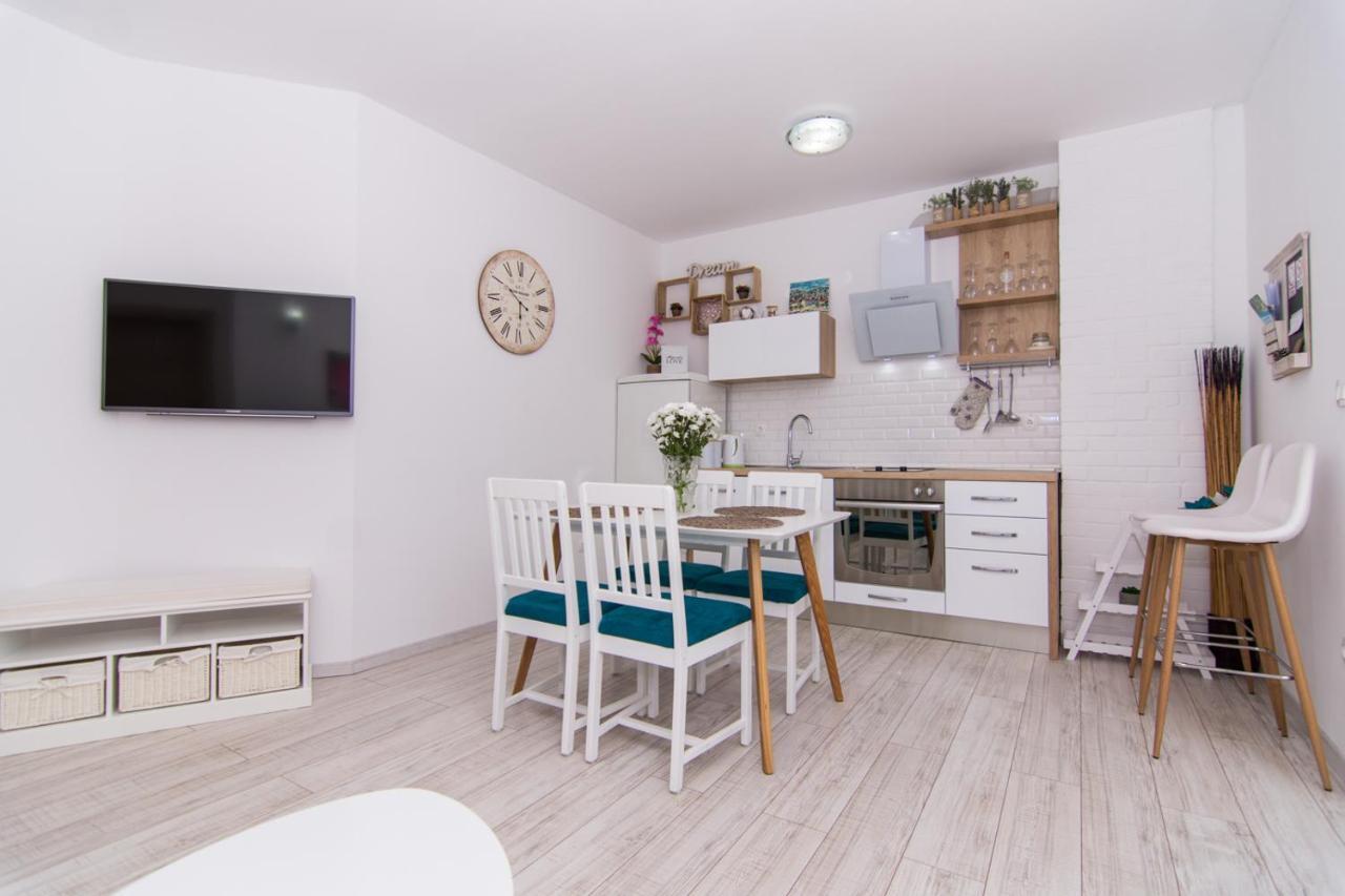 Apartman Sun Solin Lägenhet Exteriör bild