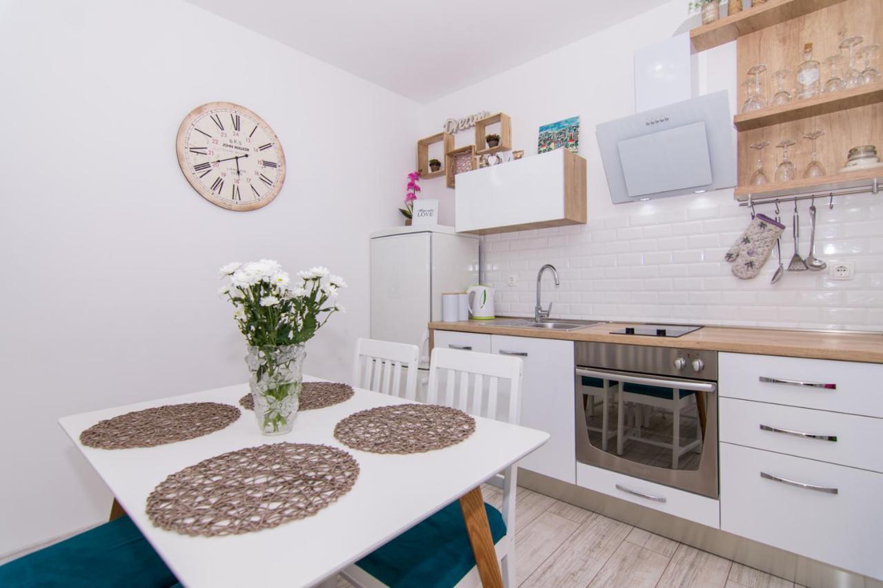 Apartman Sun Solin Lägenhet Exteriör bild