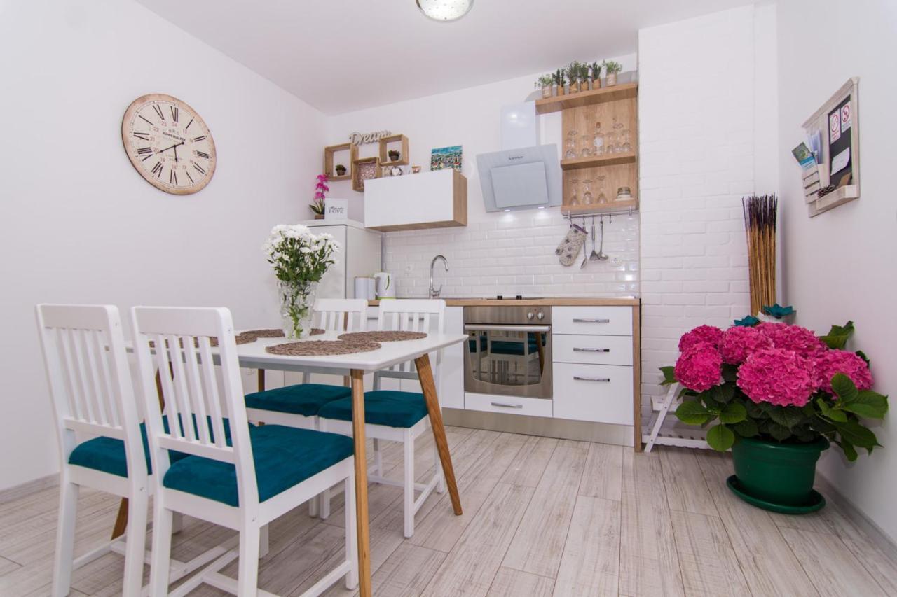 Apartman Sun Solin Lägenhet Exteriör bild