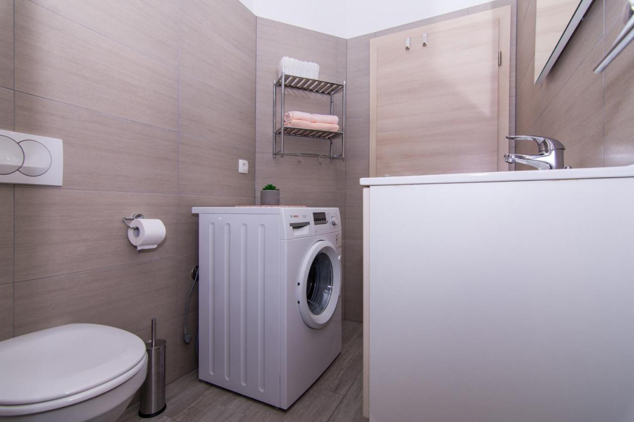 Apartman Sun Solin Lägenhet Exteriör bild